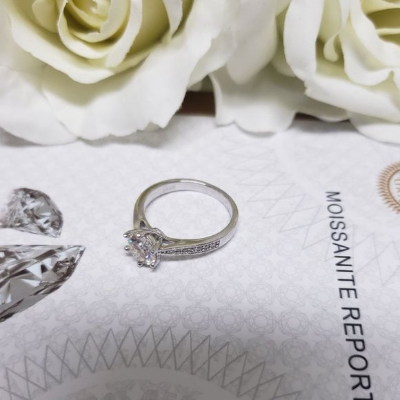 1 Carat Moissanite Solitaire Ring with 925 Sterling Silver Band D-VVS1 - Picture 7 of 9